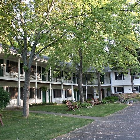 Parkside Inn Ellison Bay Exteriör bild